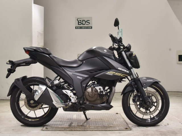 Suzuki GIXXER250