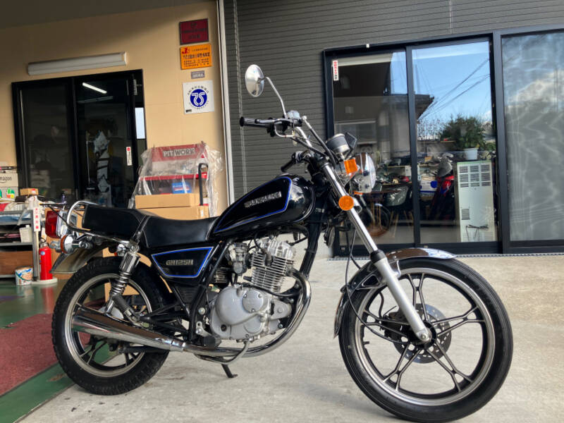 Suzuki GN125H