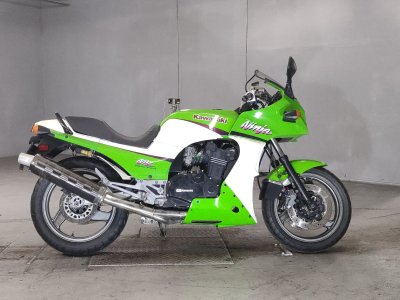 Kawasaki GPZ900R