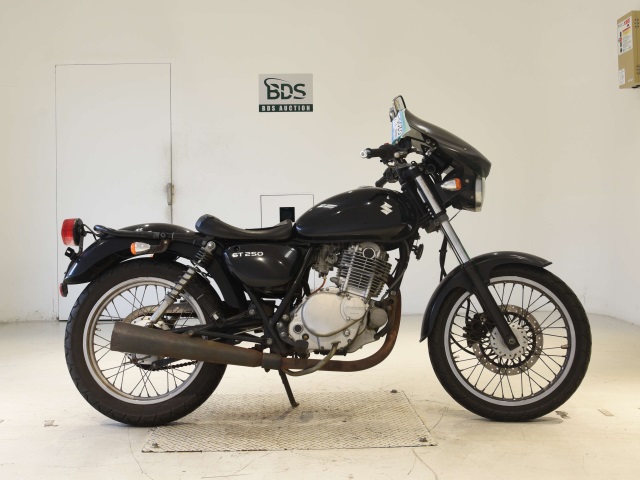 Suzuki ST250