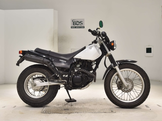 Yamaha TW225