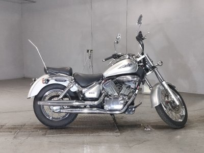 Suzuki INTRUDER 250LC