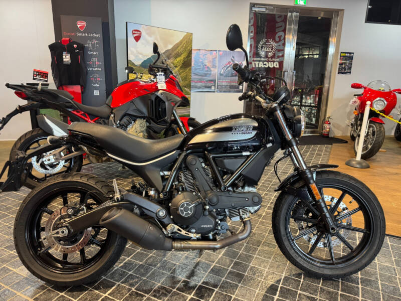 Ducati ﾄﾞｶﾃｨｽｸﾗﾝﾌﾞﾗSIXTY2