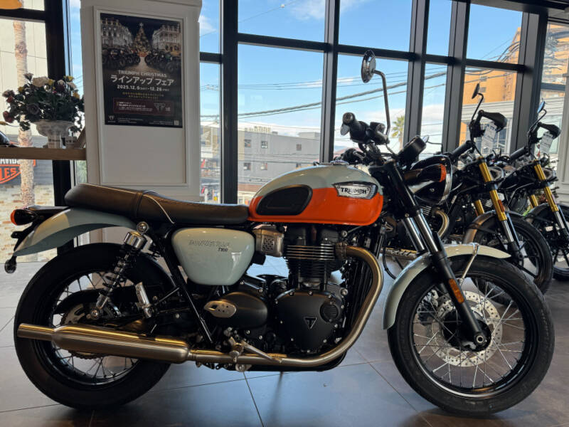 Triumph BONNEVILLE T100