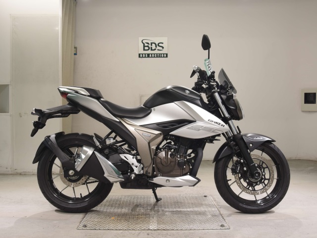 Suzuki GIXXER250