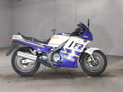Yamaha FZ750