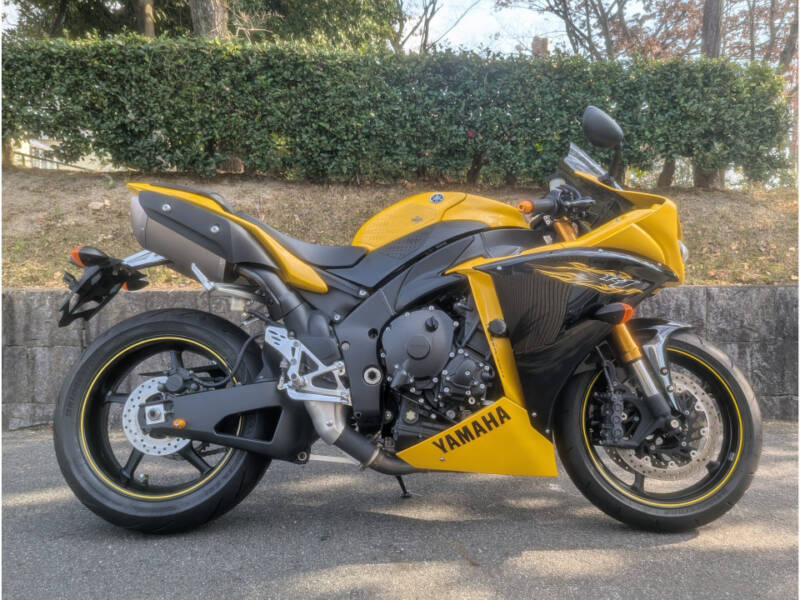 Yamaha YZF-R1