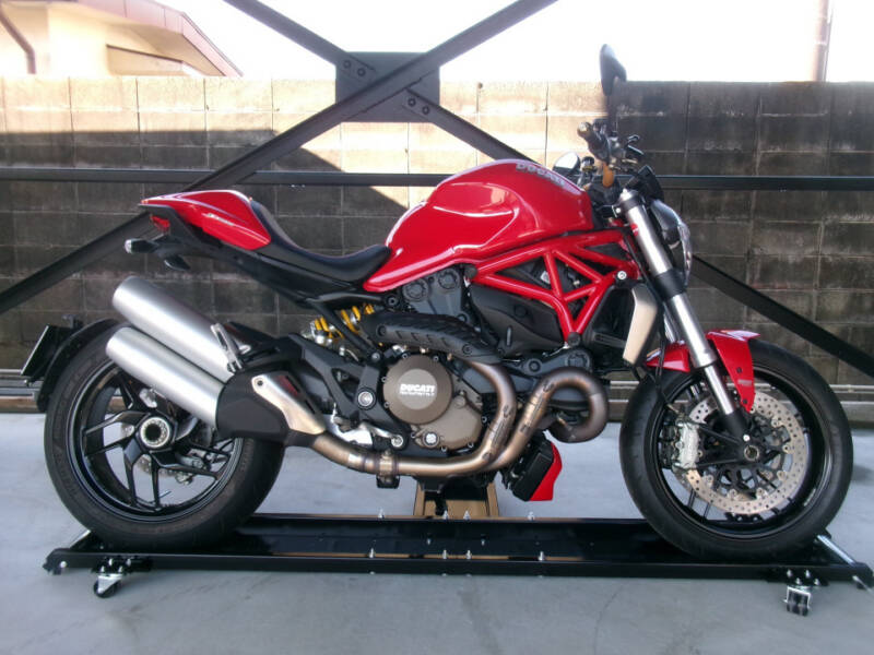 Ducati MONSTER 1200S