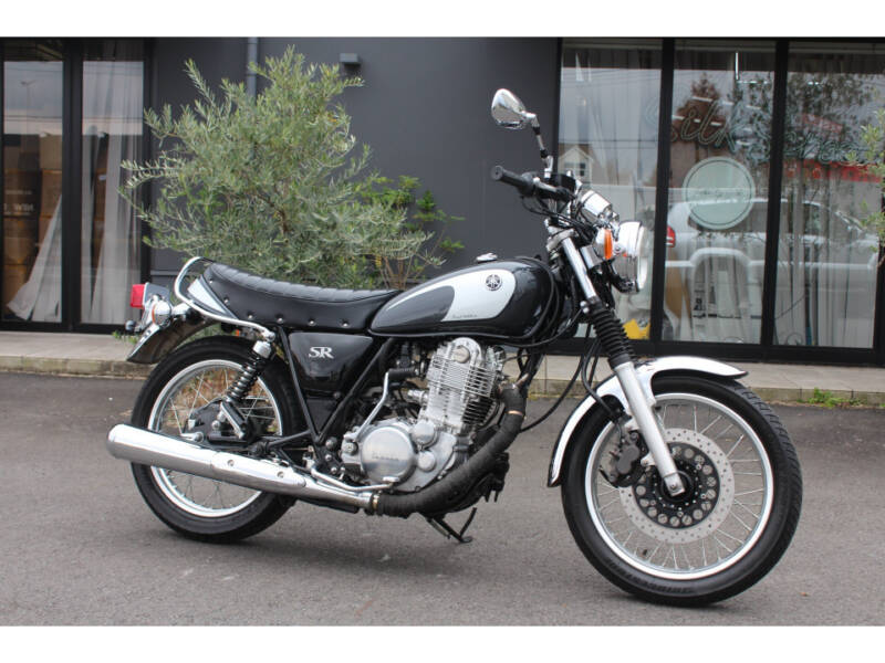 Yamaha SR400