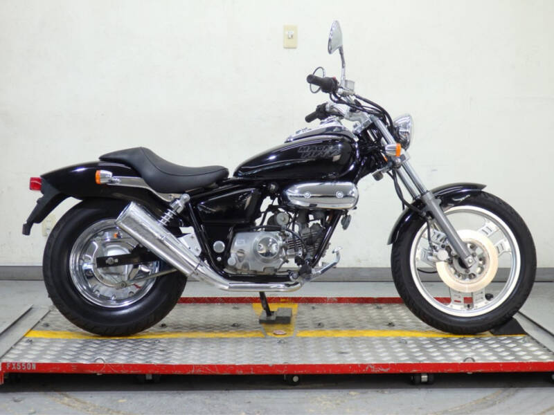 Honda MAGNA50