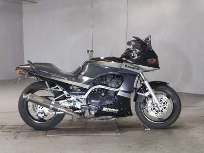 Kawasaki GPZ900R