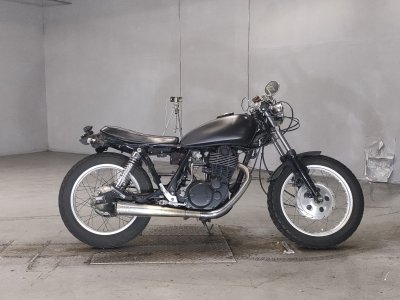Yamaha SR400