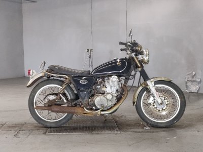 Yamaha SR400