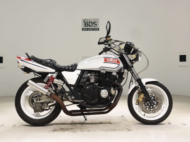 Yamaha XJR400