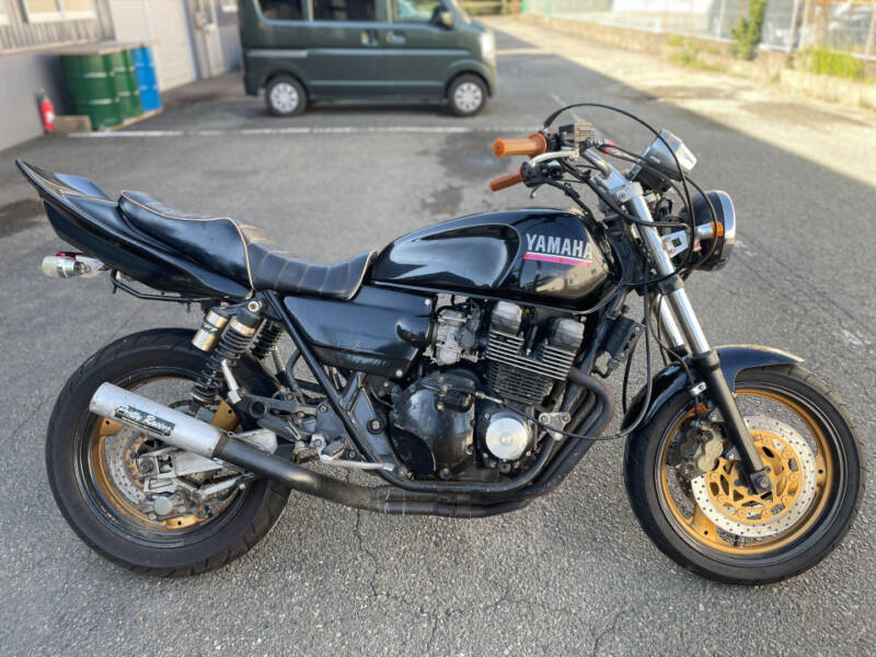 Yamaha XJR400