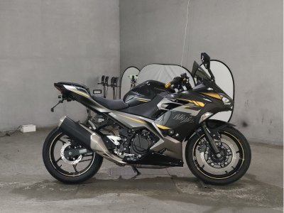 Kawasaki NINJA400