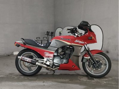 Kawasaki GPZ900R