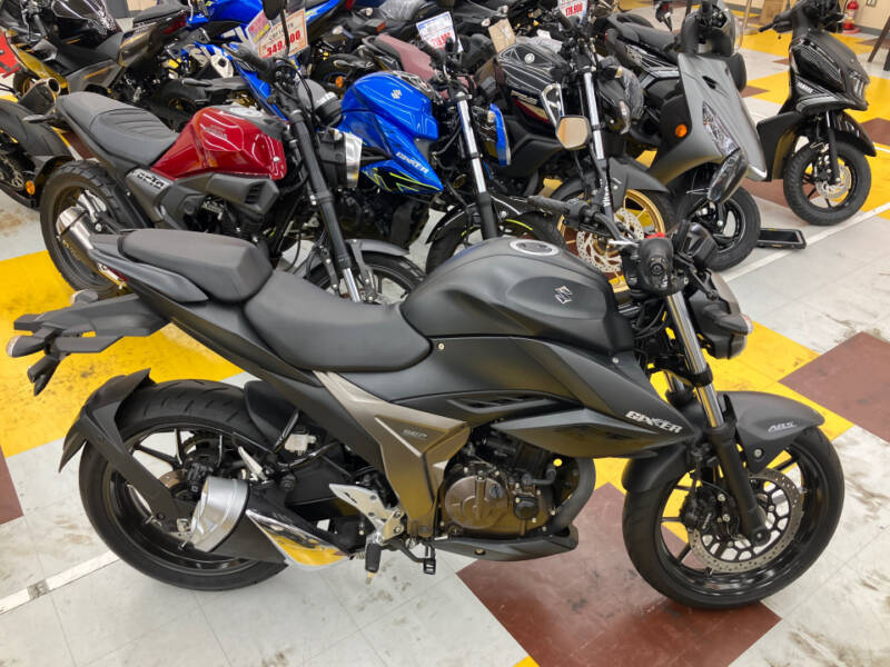 Suzuki GIXXER250