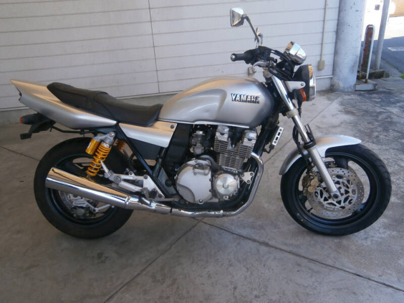 Yamaha XJR400