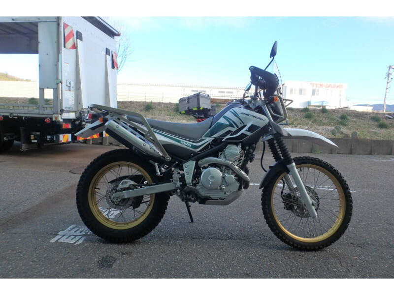 Yamaha SEROW XT250