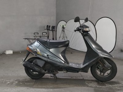 Suzuki ADDRESS V100