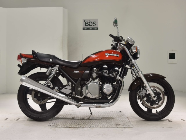 Kawasaki ZEPHYR750 2005