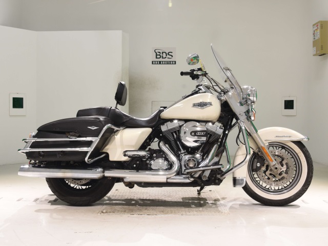 HD ROAD KING FLHRC1690 2015