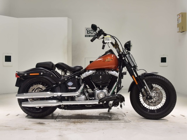 HD CROSS BONES FLSTSB1580 2011
