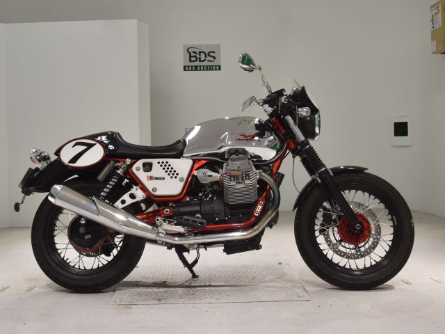 Moto Guzzi V7ﾚｰｻｰ 2015