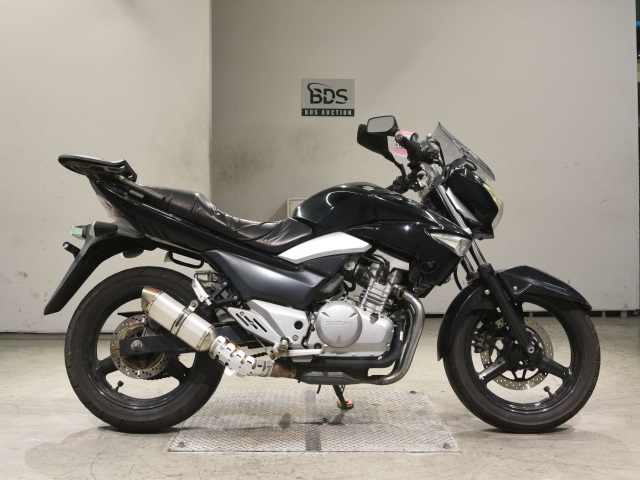 Suzuki GSR250