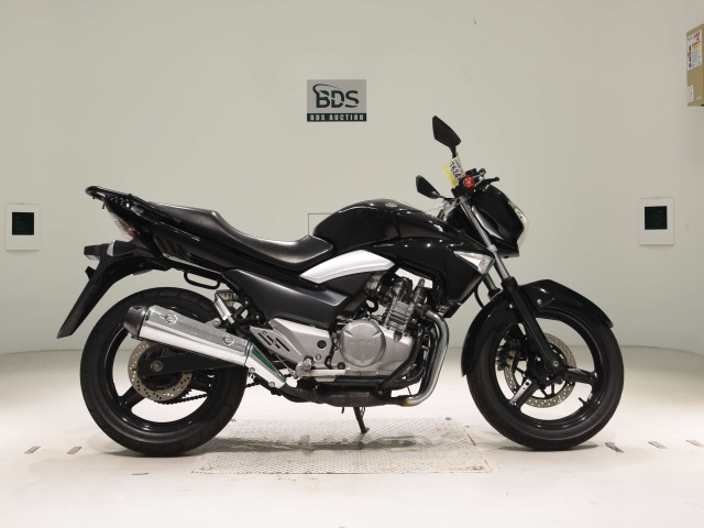 Suzuki GSR250