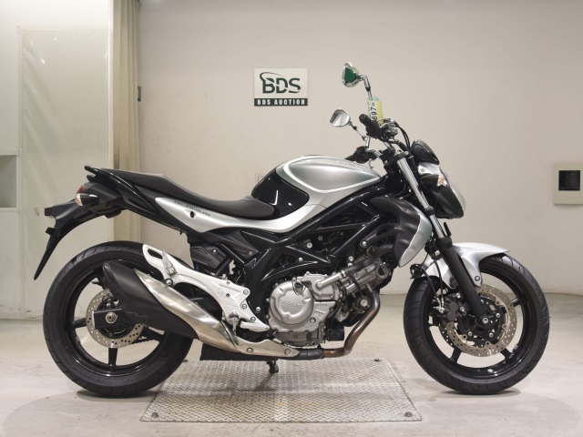 Suzuki GLADIUS SFV400 2012