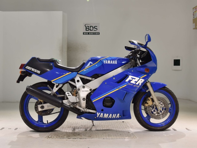 Yamaha FZR400 1987