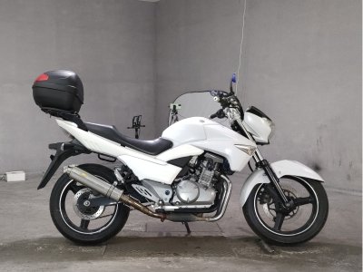Suzuki GSR250