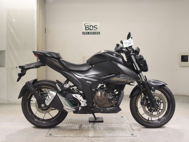 Suzuki GIXXER250