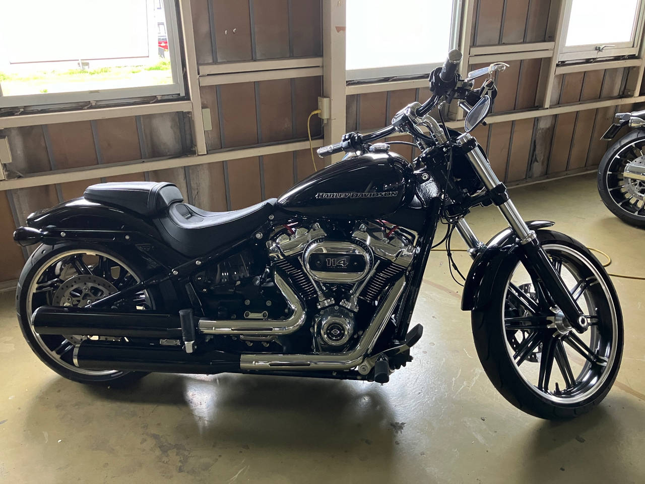 HD BREAKOUT FXBRS1870 2021