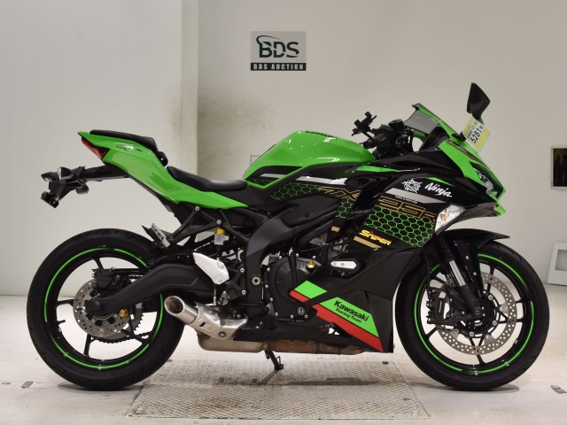 Kawasaki NINJA ZX-25R KRT 2021