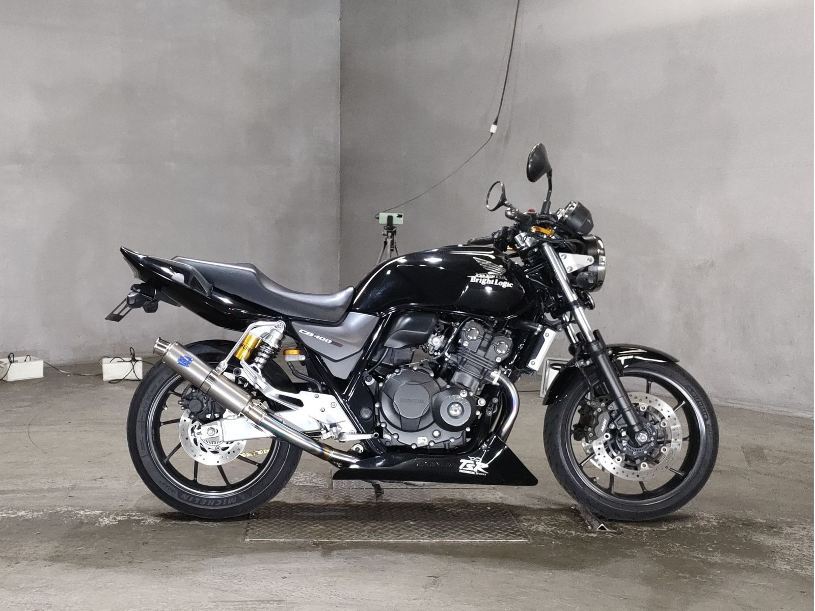 Honda CB400SFV 2019