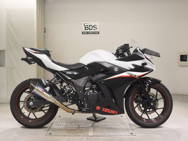 Suzuki GSX250RA