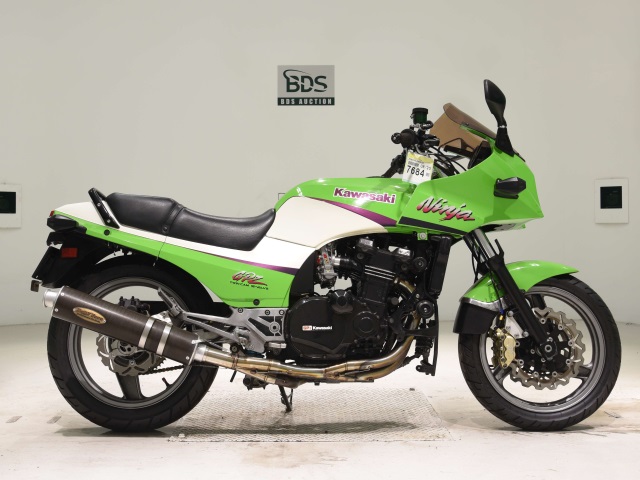 Kawasaki GPZ900R 1999
