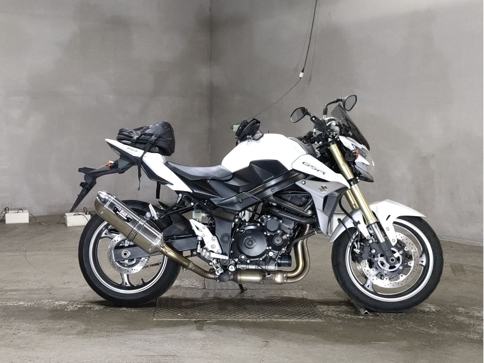 Suzuki GSR750 2015