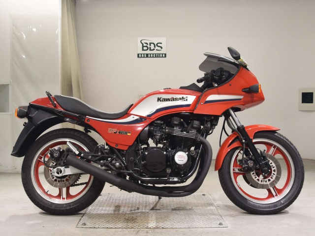 Kawasaki GPZ750 2021