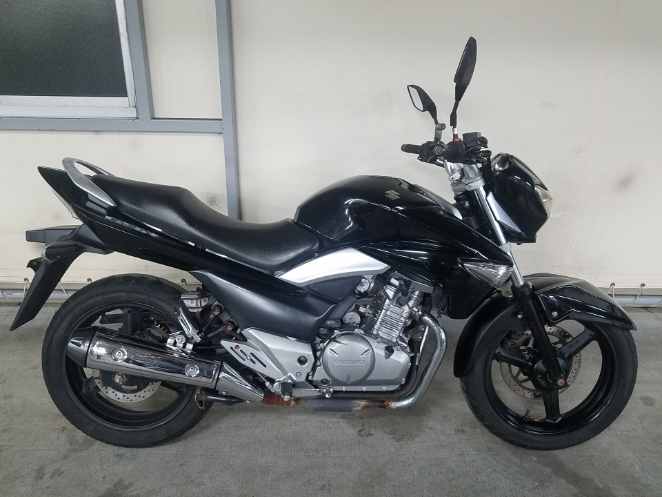 Suzuki GSR250