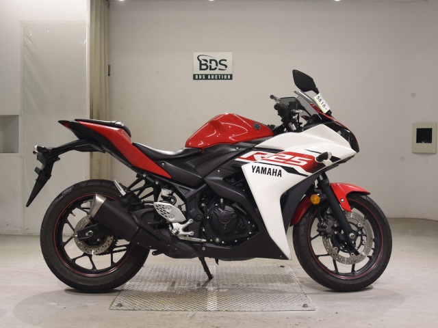 Yamaha YZF-R25 2015
