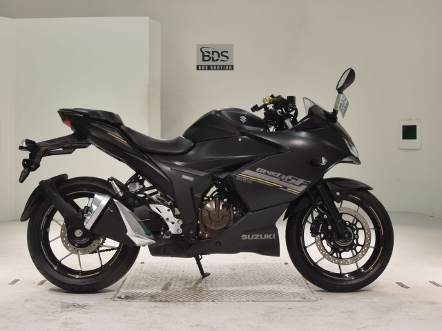 Suzuki GIXXER250SF