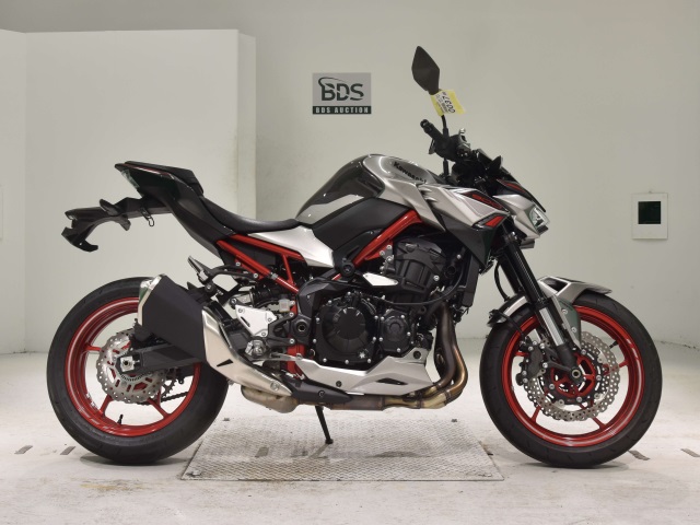 Kawasaki Z900 2024
