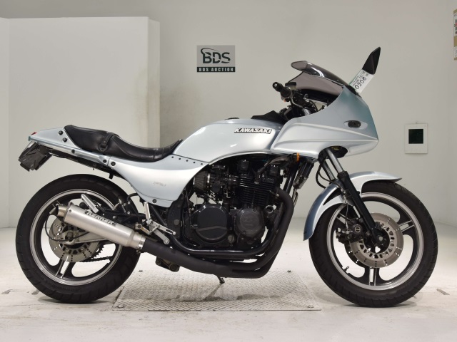 Kawasaki GPZ750 1983