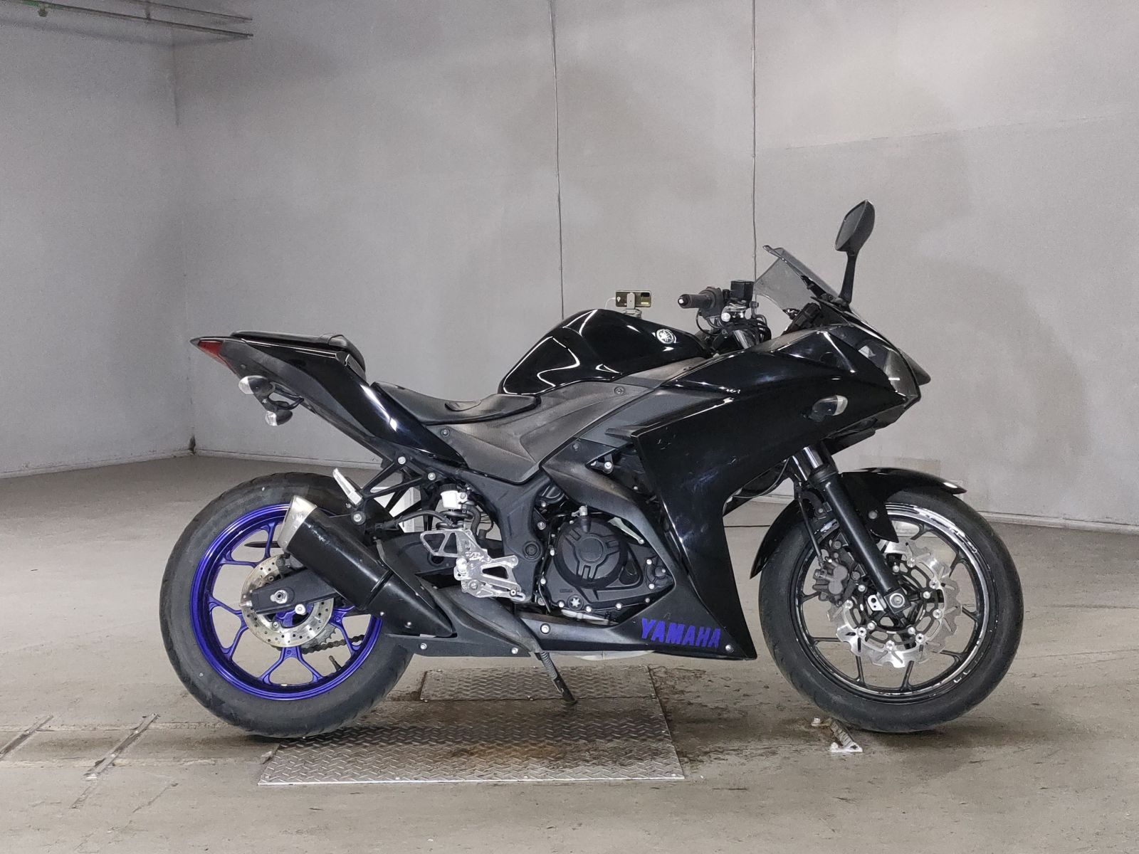Yamaha YZF-R25 2015