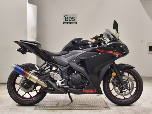 Yamaha YZF-R25A 2015