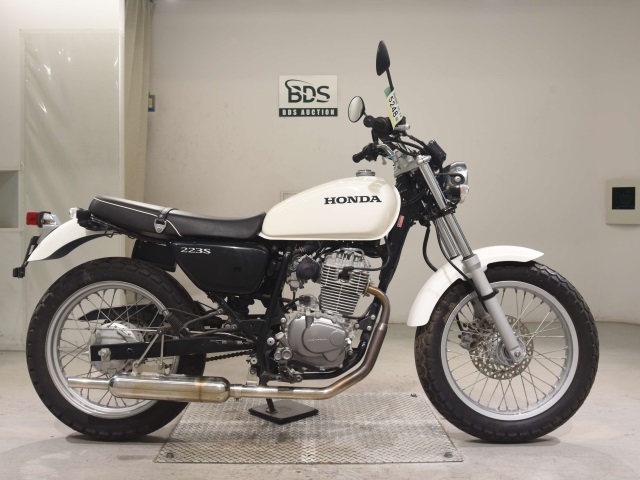 Honda CB223S 2010